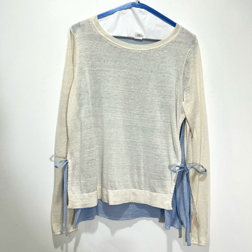 CLUB MONACO  White and Blue Contrast Light Sweater/Blouse with ties in Medium